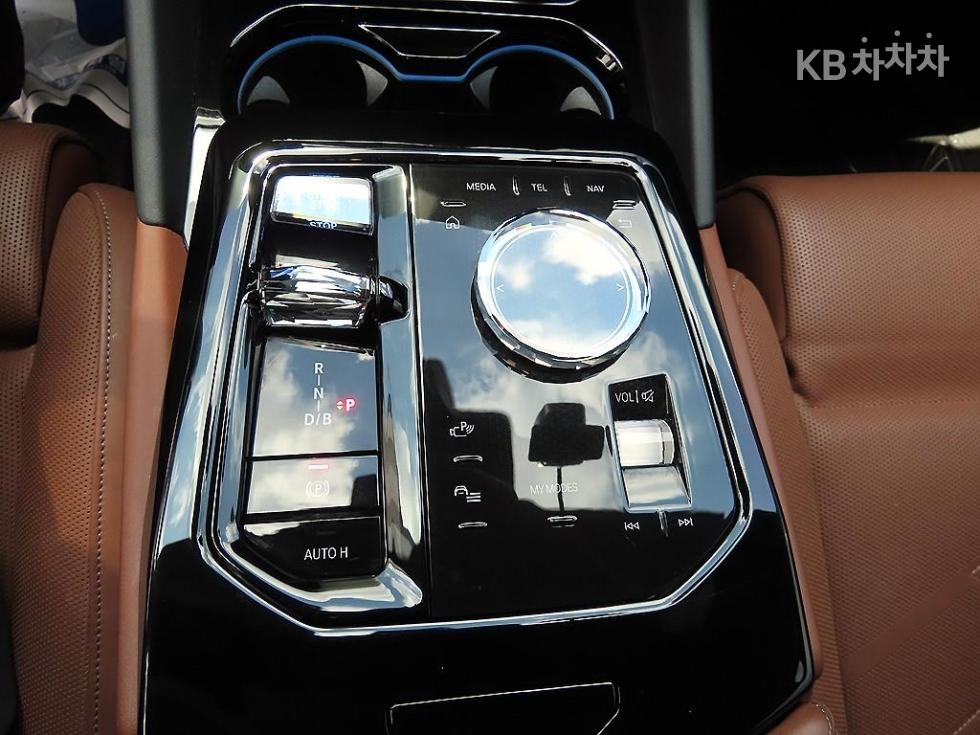 BMW i5, 2024, фотография 11