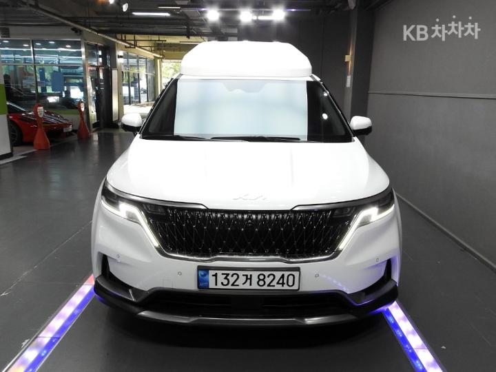 Kia Carnival Gasoline 7-Seater Noblesse — foto 1