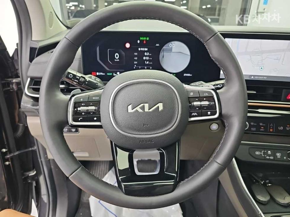 Kia Carnival — miniaturë 9