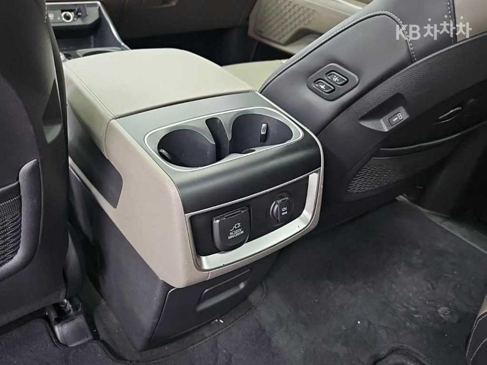 Kia Carnival — miniaturë 13