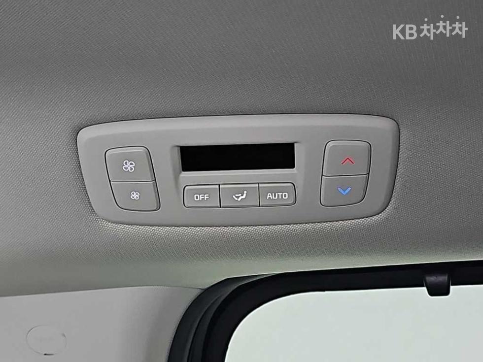 Kia Carnival — miniaturë 14
