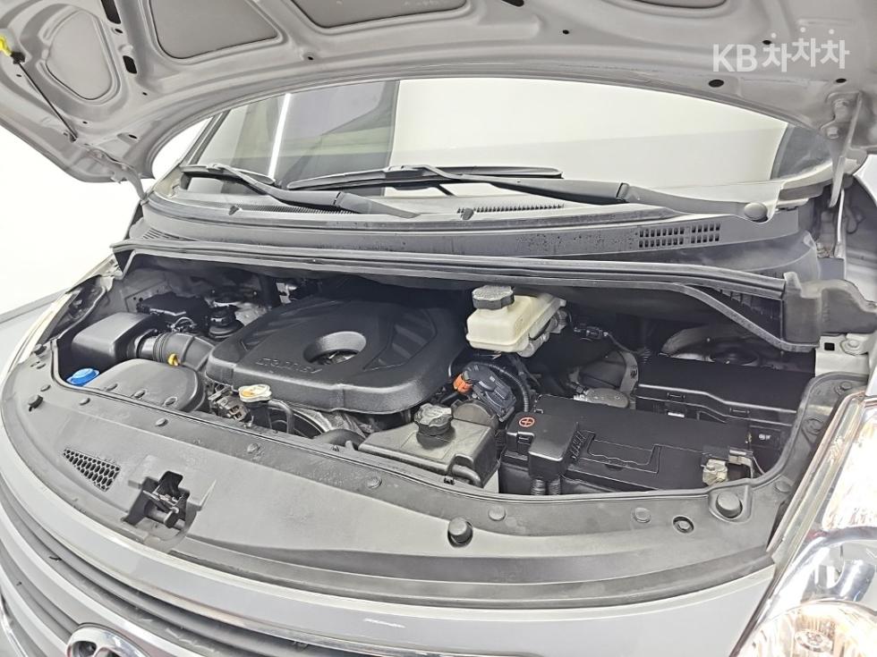 Hyundai Starex — miniaturë 5
