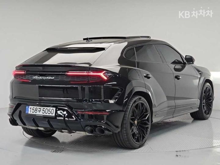 Lamborghini Urus — miniaturë 4