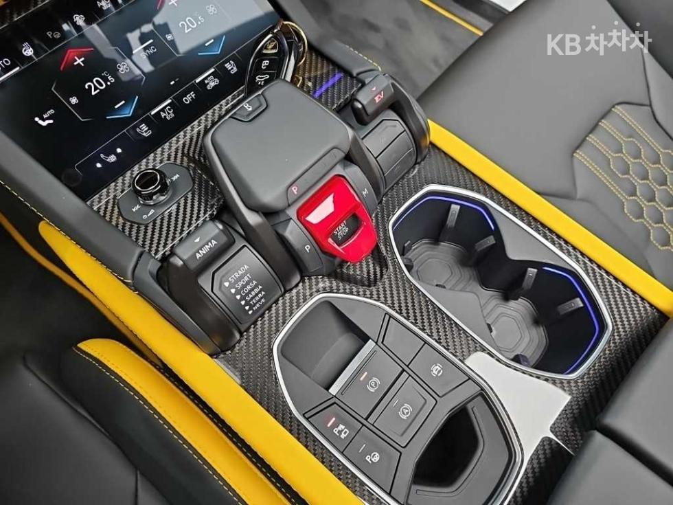 Lamborghini Urus — miniaturë 8