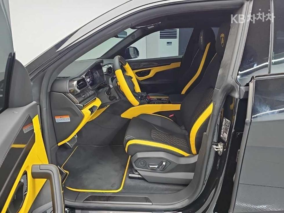 Lamborghini Urus — miniaturë 11