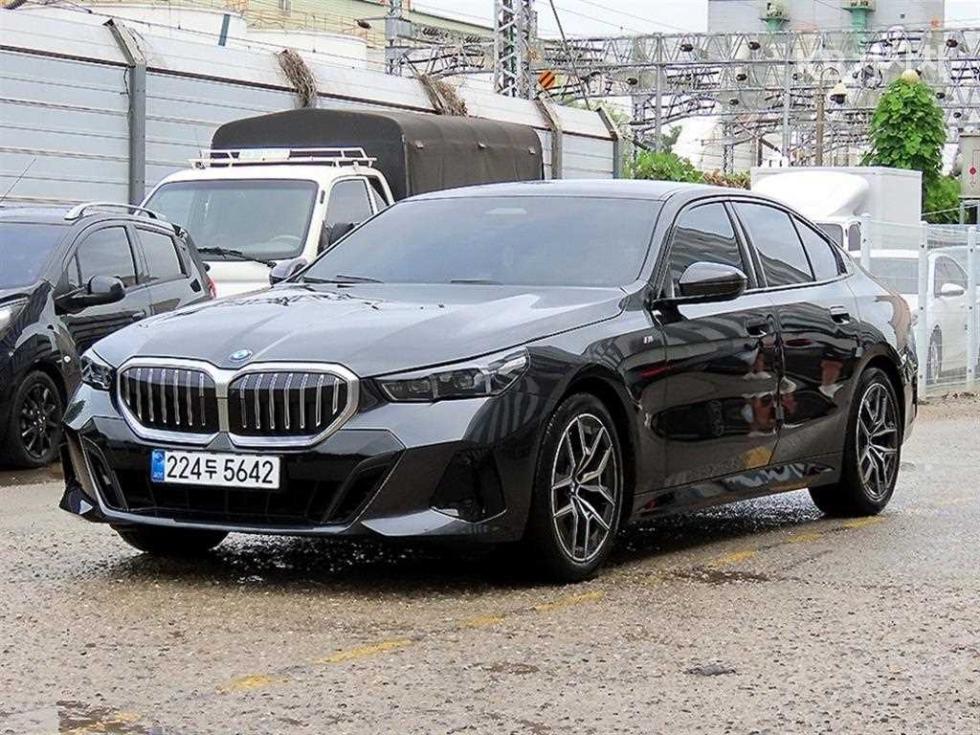 BMW 5er, 2025, фотография 2