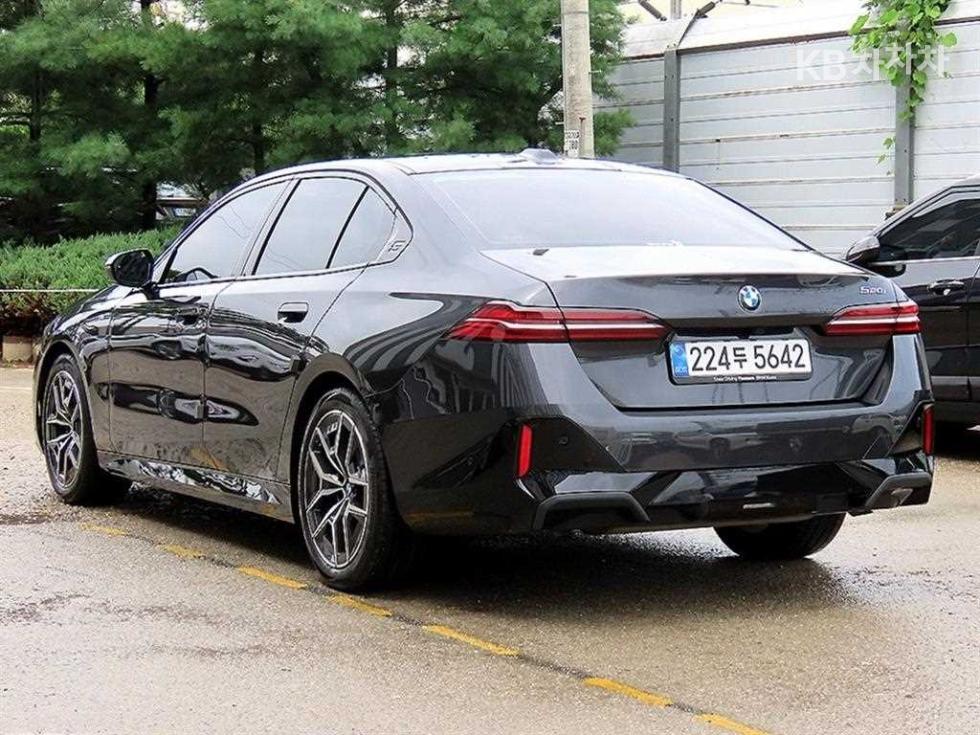 BMW 5er, 2025, фотография 3