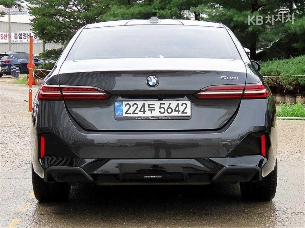 BMW 5er, 2025, фотография 4