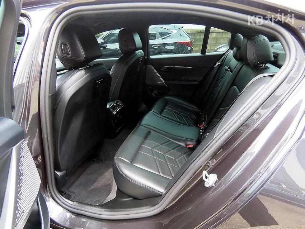 BMW 5er, 2025, фотография 6