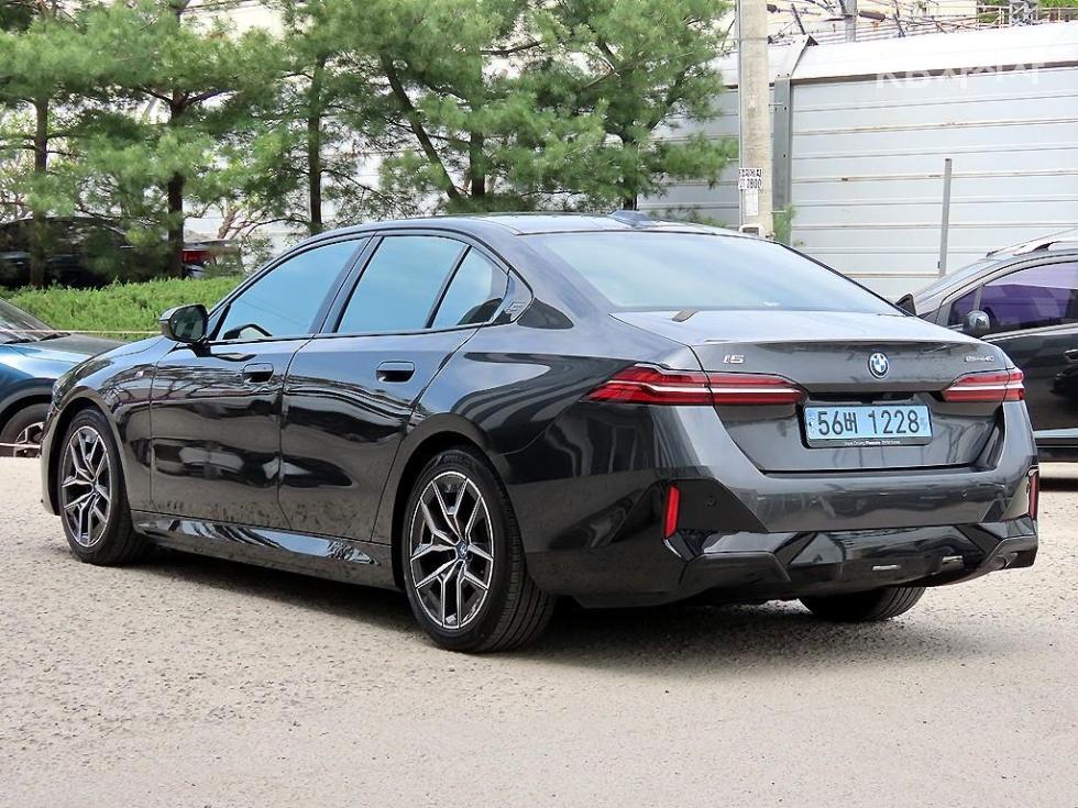 BMW i5, 2024, фотография 3