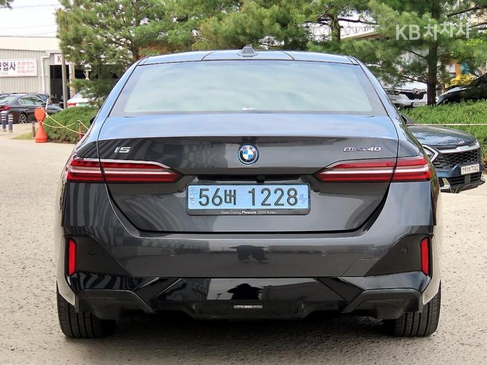 BMW i5, 2024, фотография 4