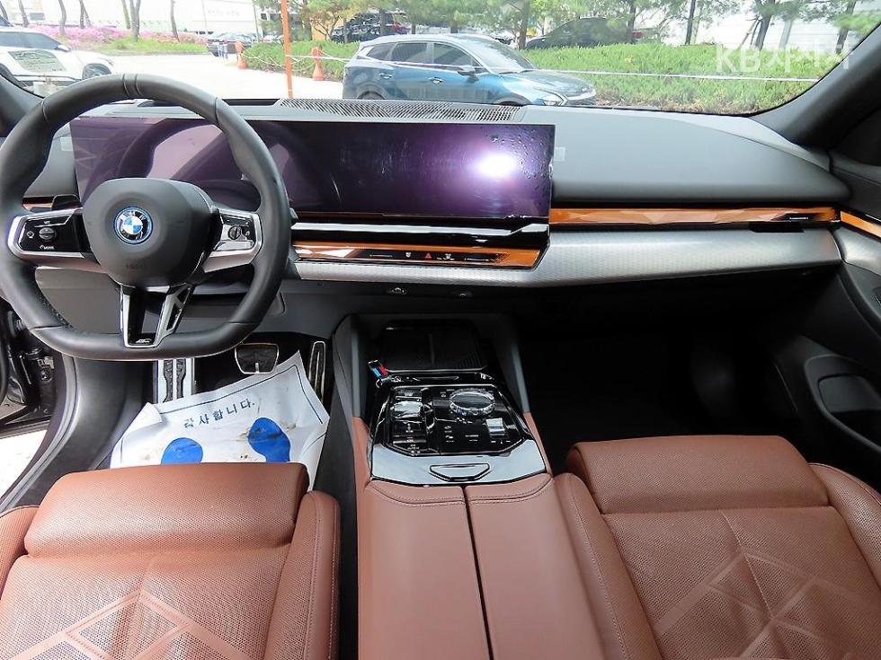 BMW i5, 2024, фотография 7