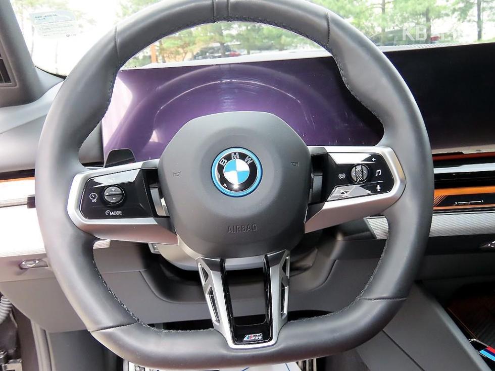 BMW i5, 2024, фотография 8