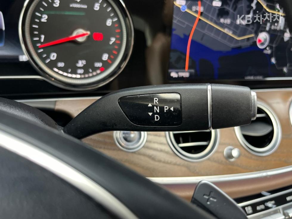 Mercedes-Benz E-klasse, 2018, фотография 10