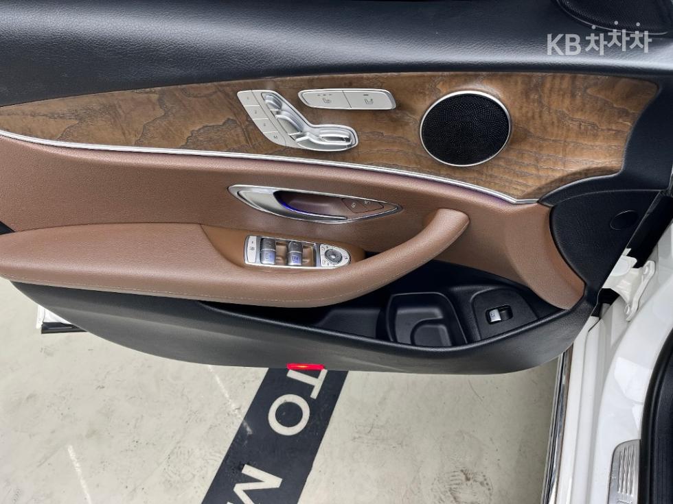 Mercedes-Benz E-klasse, 2018, фотография 11