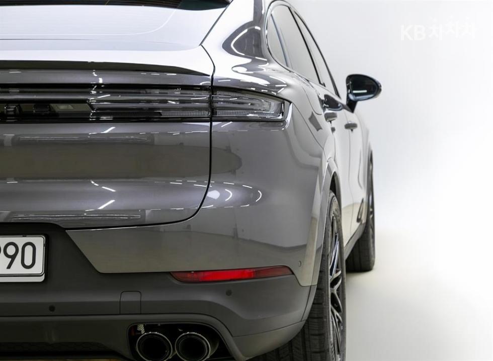 Porsche Cayenne — miniaturë 8