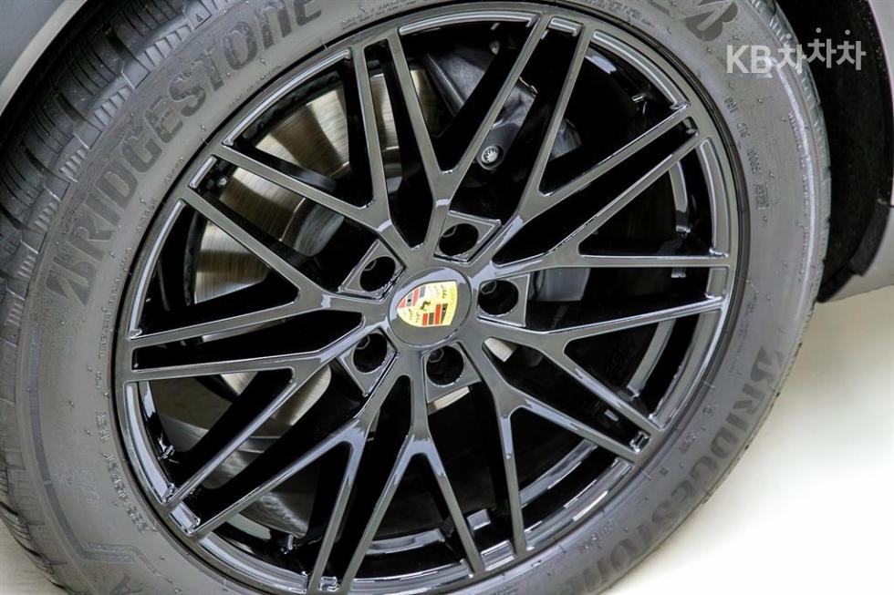 Porsche Cayenne — miniaturë 9