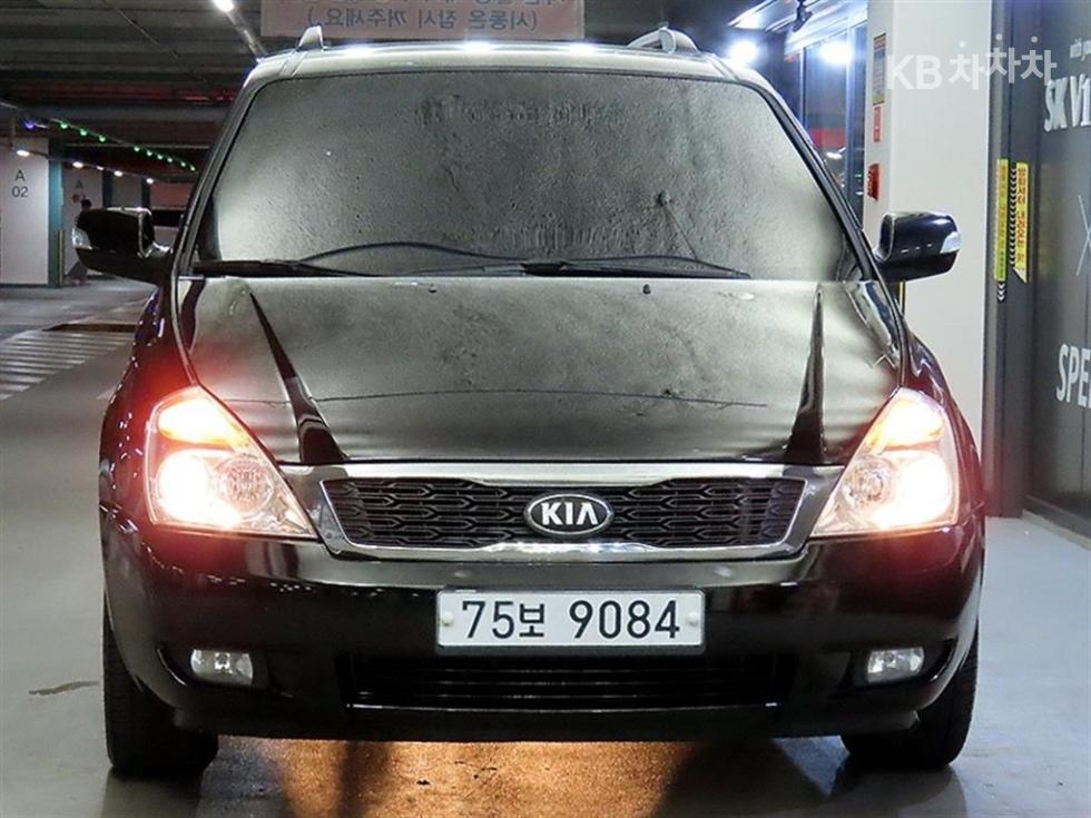 Kia Carnival — miniaturë 2
