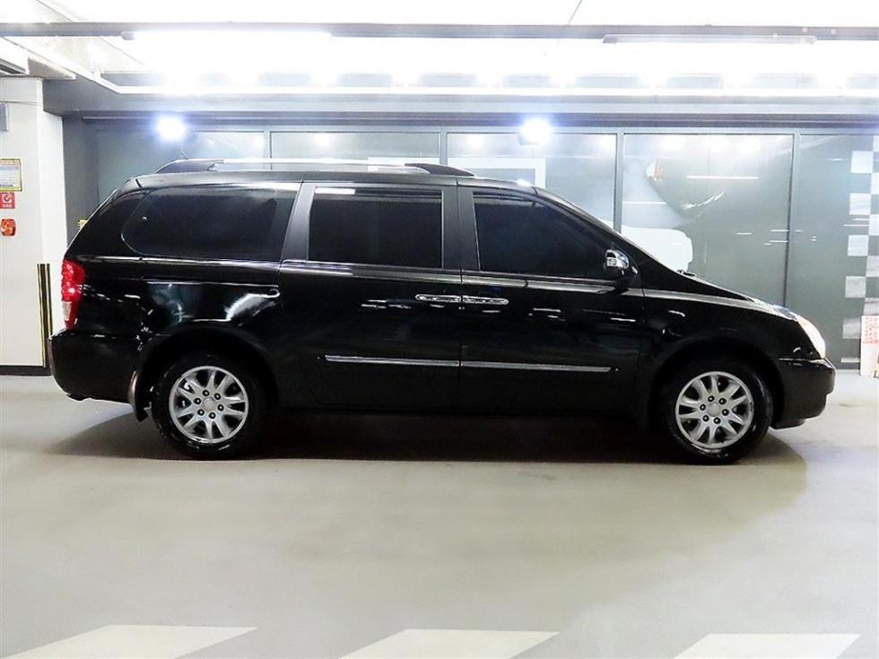 Kia Carnival — miniaturë 3