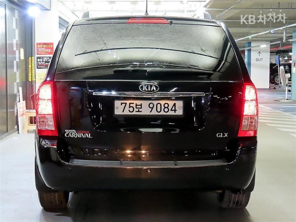 Kia Carnival — miniaturë 5