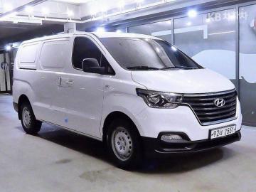 Hyundai Starex Van 3-Seater Style — foto 1