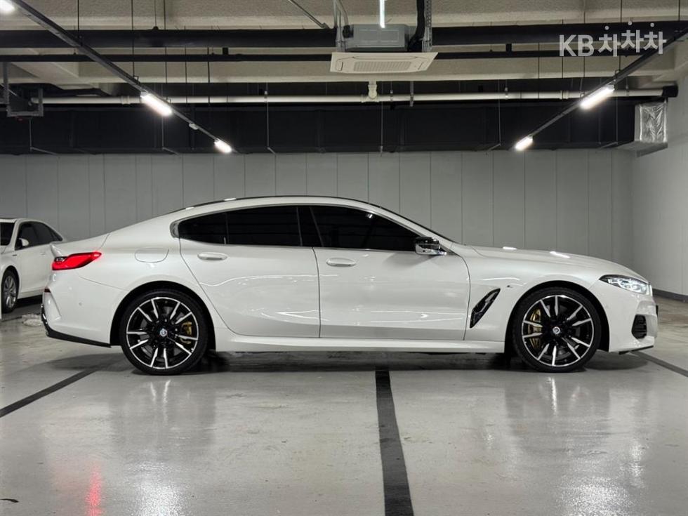 BMW 8er, 2023, фотография 5
