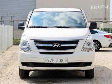 Hyundai Starex 4WD 12-Seater Wagon CVX Deluxe — foto 1