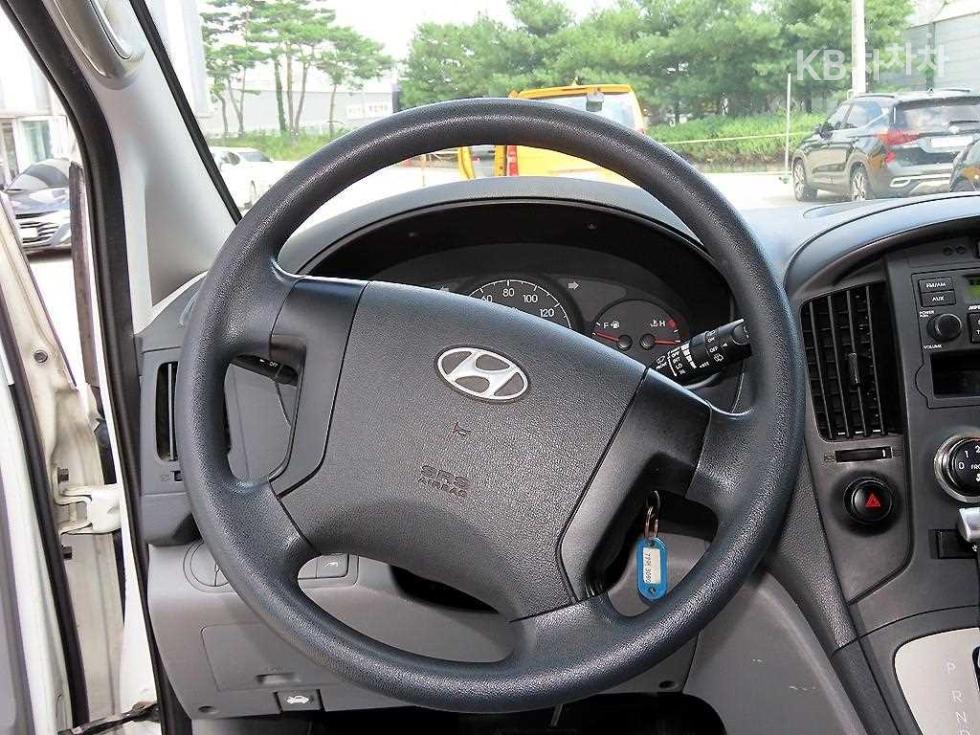 Hyundai Starex — miniaturë 9