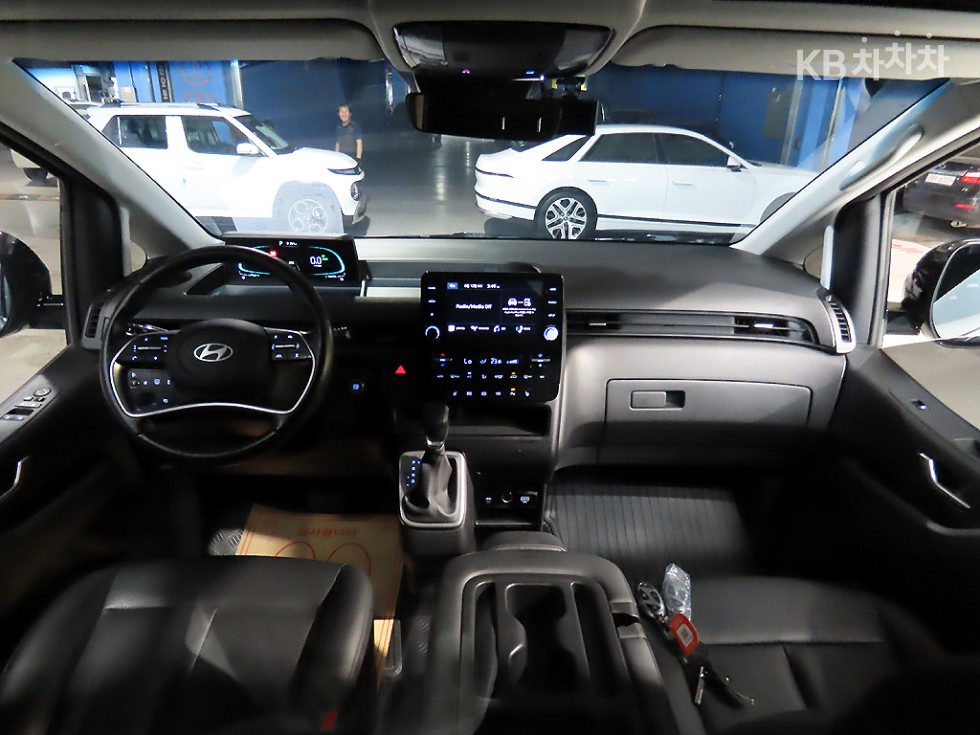 Hyundai Staria — miniaturë 5