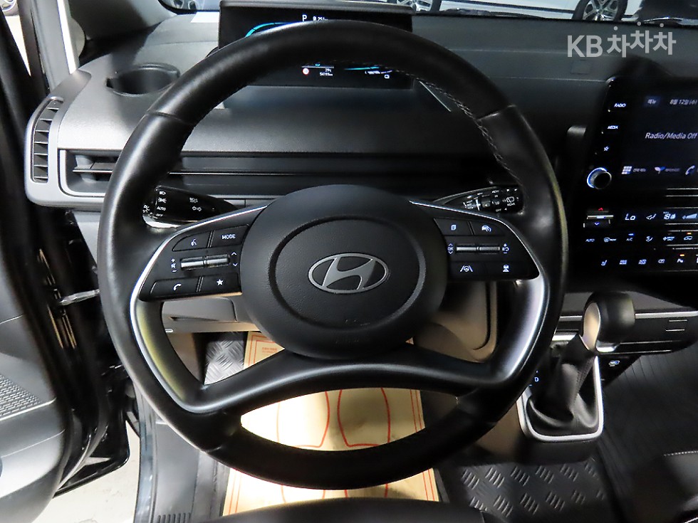 Hyundai Staria — miniaturë 10