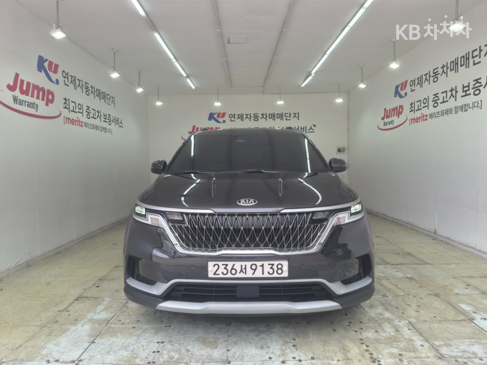 Kia Carnival 9-Seater Prestige — foto 1
