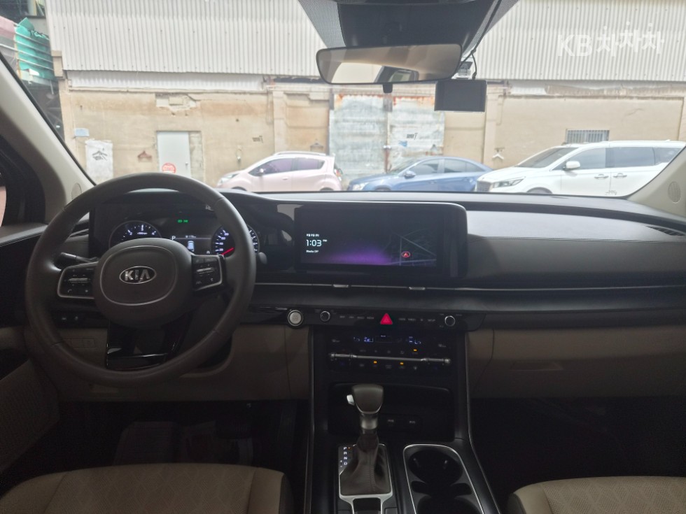 Kia Carnival — miniaturë 7