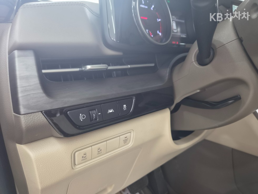 Kia Carnival — miniaturë 12
