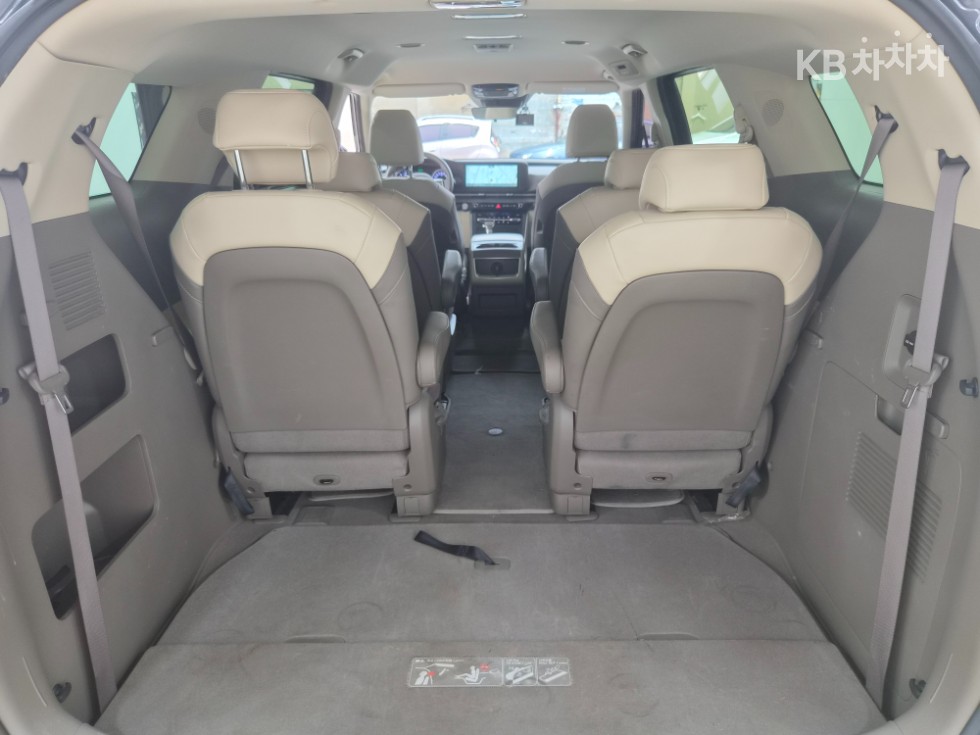 Kia Carnival — miniaturë 18