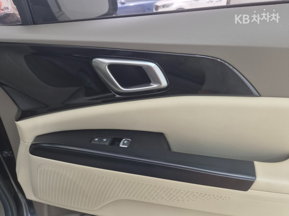 Kia Carnival — miniaturë 22