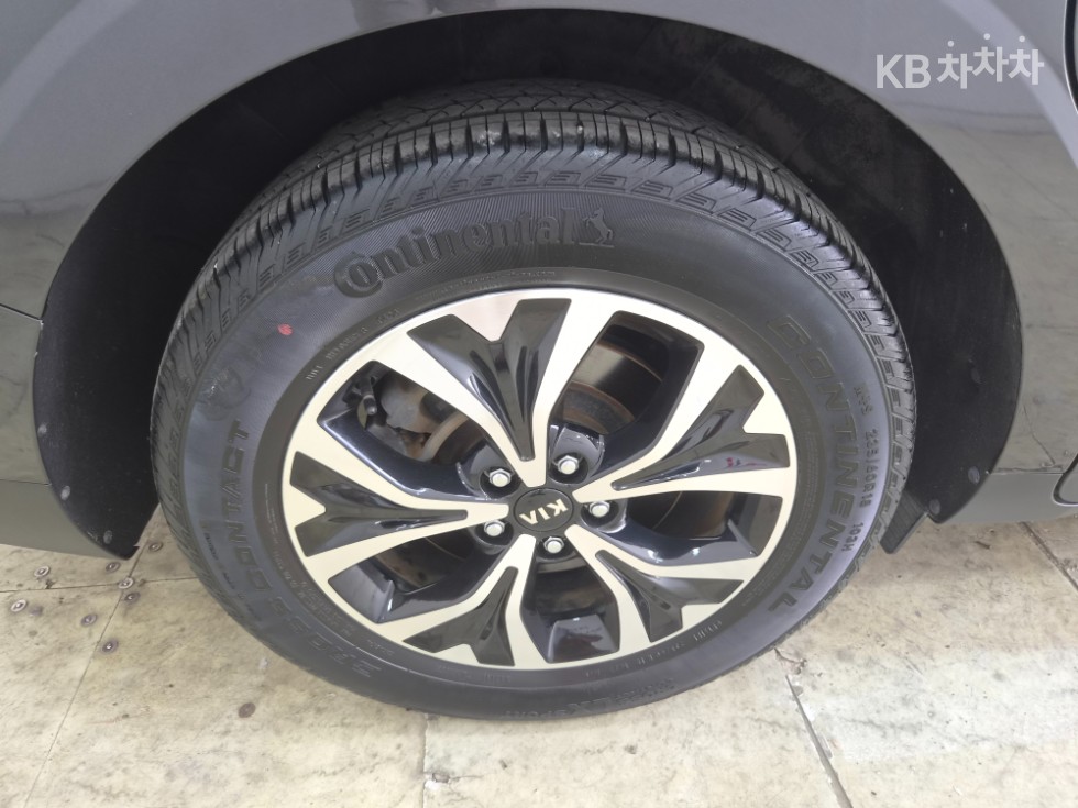 Kia Carnival — miniaturë 25