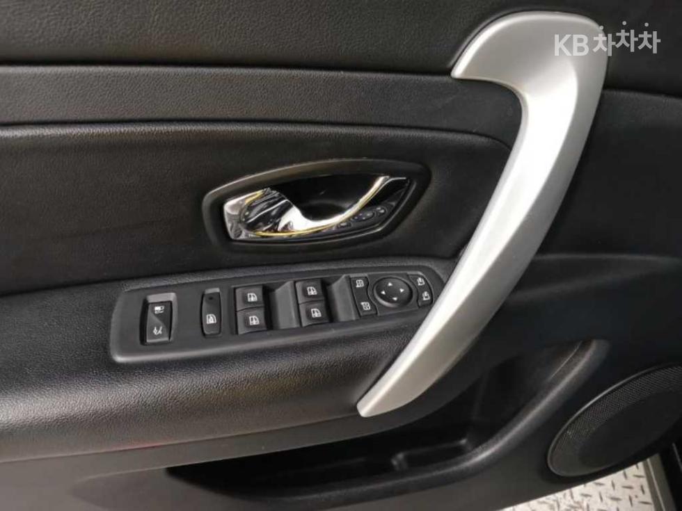 Renault SM5 — miniaturë 9