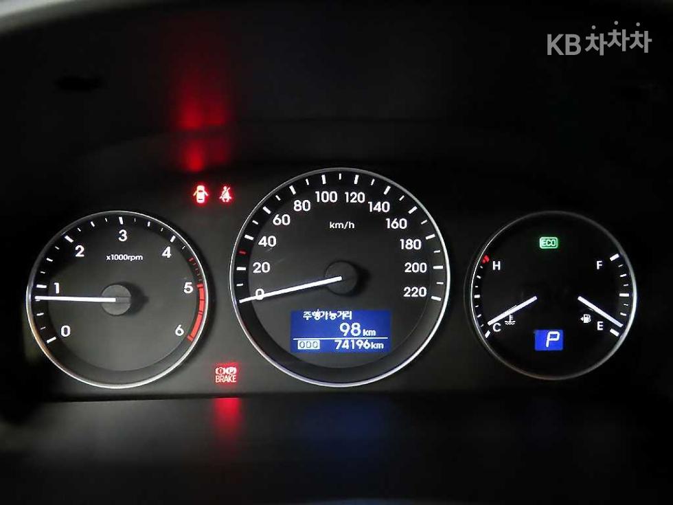 Hyundai Starex — miniaturë 9