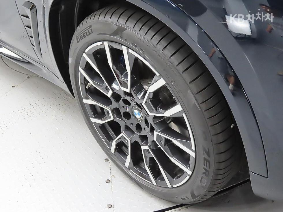 BMW X5 — miniaturë 5