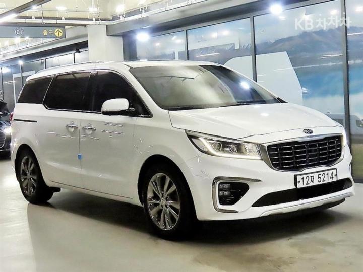 Kia Carnival 9-Seater Noblesse Special — foto 1