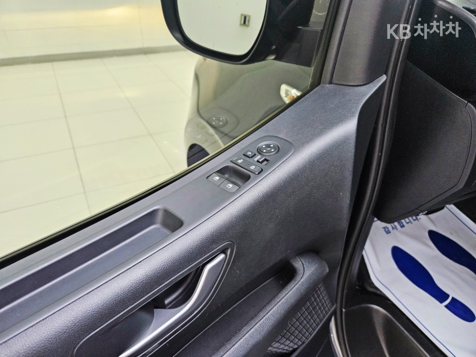 Hyundai Staria — miniaturë 17