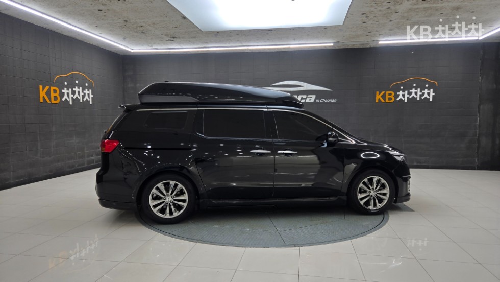 Kia Carnival — miniaturë 9