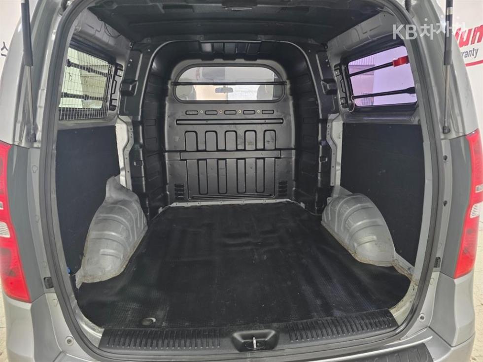 Hyundai Starex — miniaturë 10