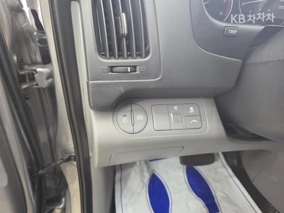 Hyundai Starex — miniaturë 13