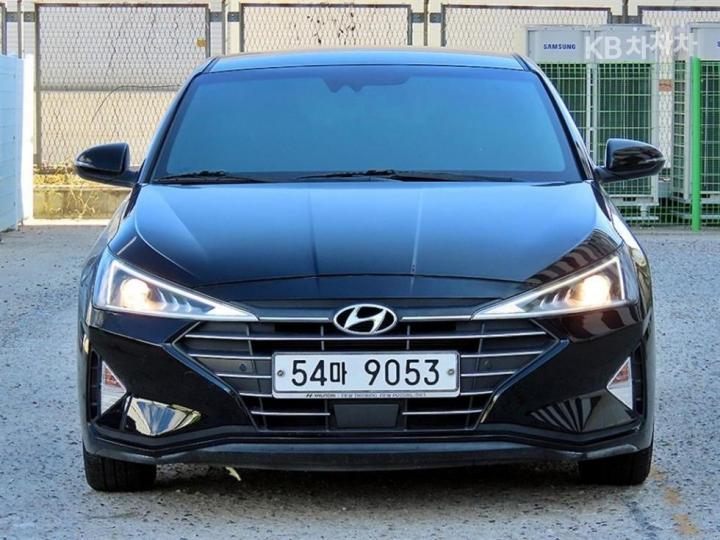 Hyundai Avante 1.6 Smart — foto 1