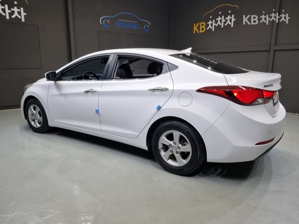 Hyundai Avante — miniaturë 4