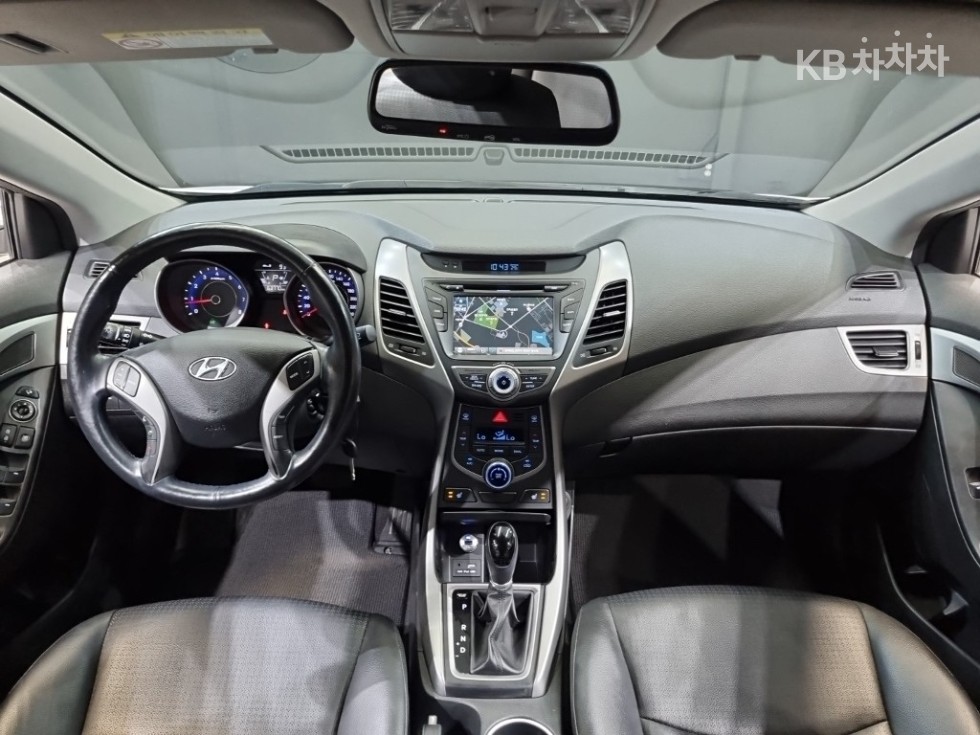 Hyundai Avante — miniaturë 9