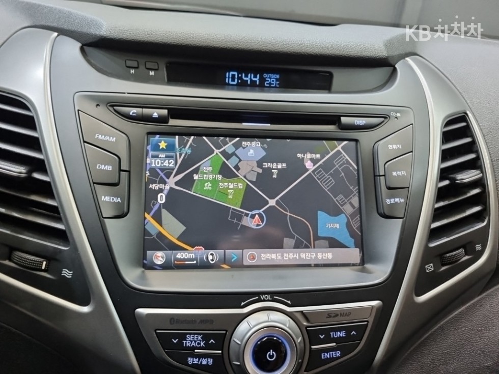 Hyundai Avante — miniaturë 12