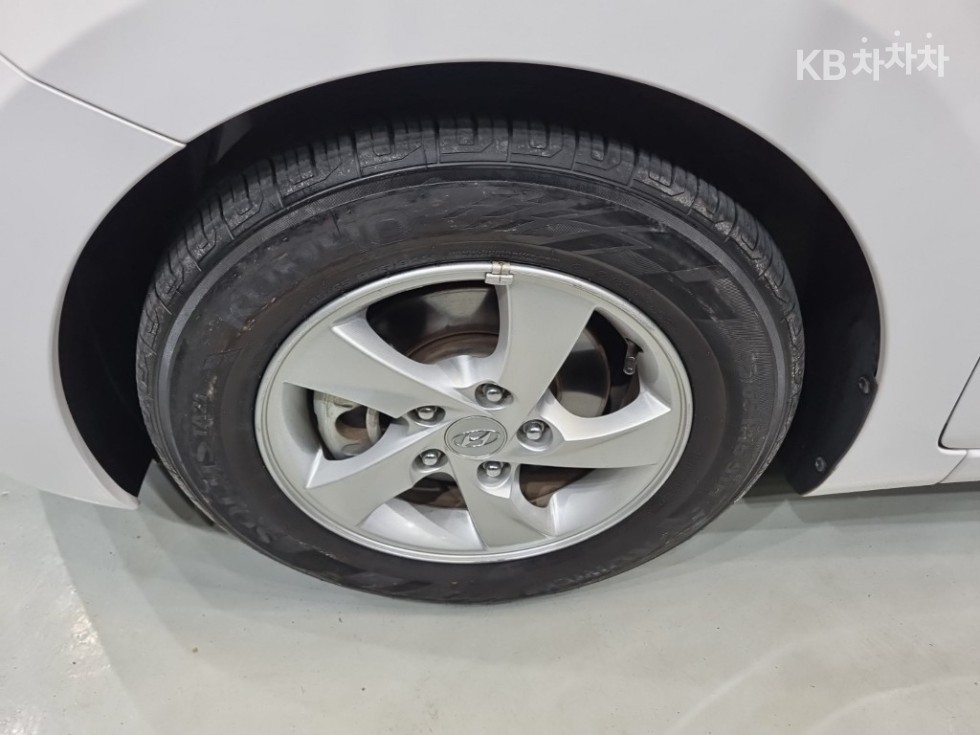 Hyundai Avante — miniaturë 22