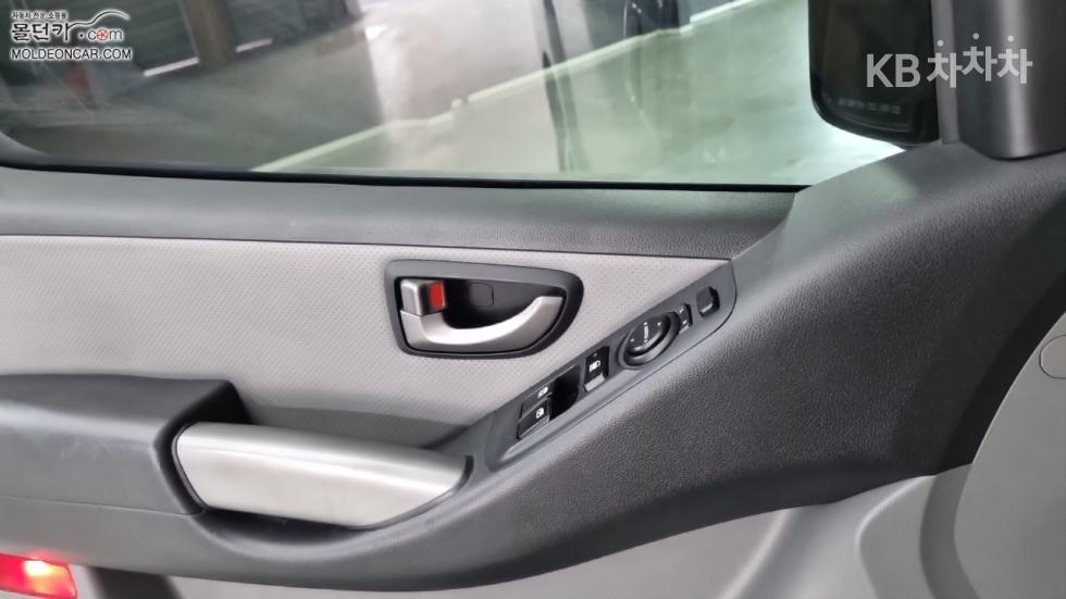 Hyundai Starex — miniaturë 17